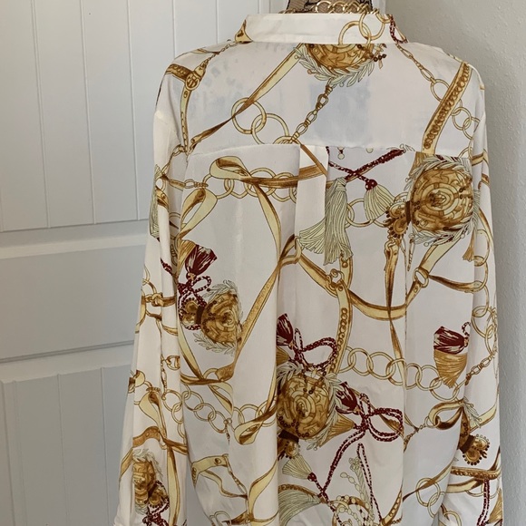 Plus Size Top - Picture 4 of 4